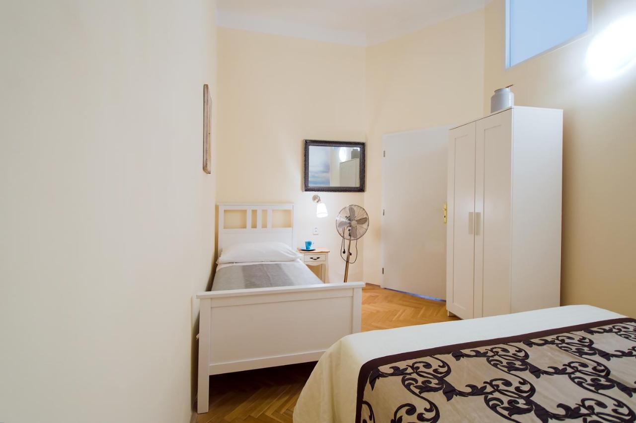 City Center Apartment Legerova Prague Exterior photo